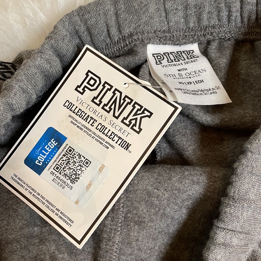 Victoria's Secret PINK Collegiate Collection Sweatshirt & Sweat-pant Set - UGA - Picture 16 of 16